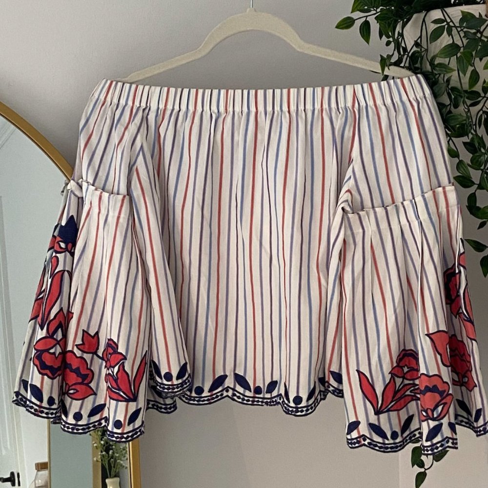Off-the-Shoulder Blouse - Picture 2 of 3